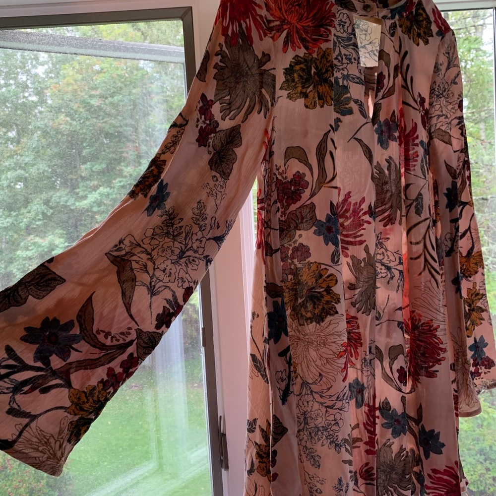 En Creme Floral Flowy Dress
